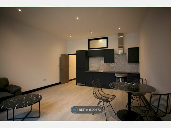 1 Bedroom Flat To Rent In Stanford House, Stourbridge, DY8