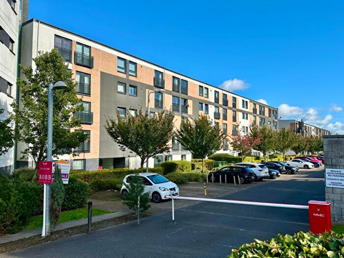 2 Bedroom Flat To Rent In Firpark Court, Dennistoun, Glasgow, G31