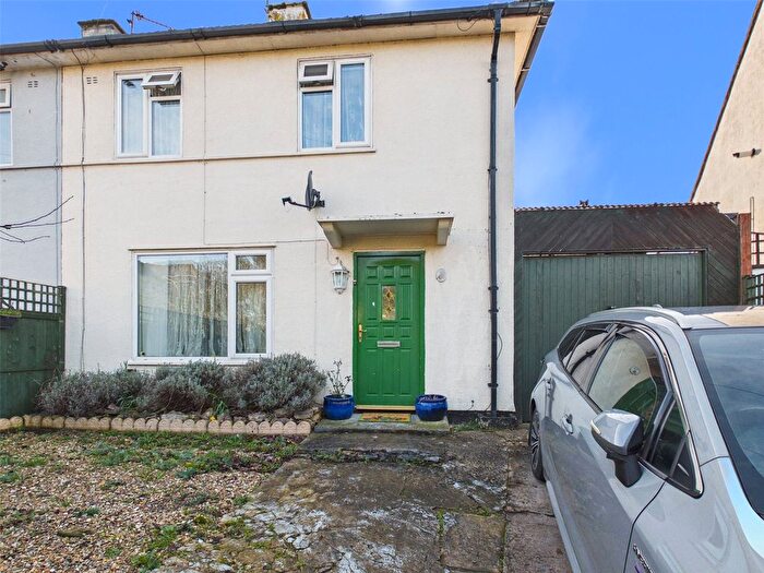 3 Bedroom Semi Detached House For Sale In Underhill Road, Matson, Gloucester, Gloucestershire, GL4