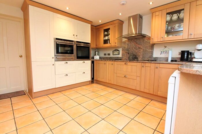 4 Bedroom Detached House For Sale In Astwick Road, Stotfold, Hitchin, SG5