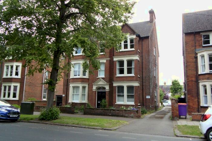 1 Bedroom Flat To Rent In Bushmead Avenue, Bedford, Bedfordshire, MK40
