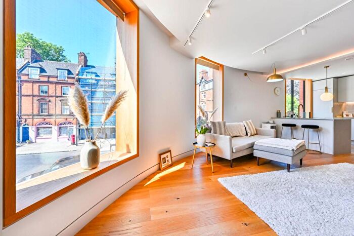 2 Bedroom Flat For Sale In Swains Lane, Highgate, London, N6