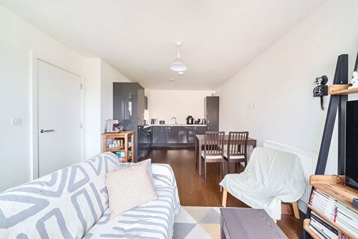 1 Bedroom Flat For Sale In Kenneth Way, London, W5