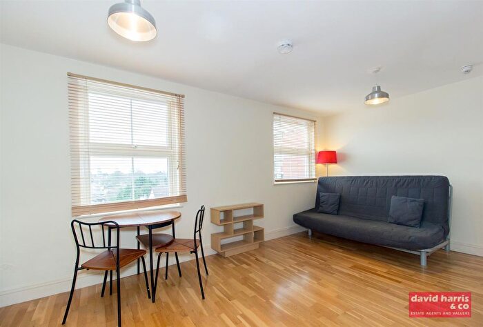 Studio To Rent In Regents Park Road, London, N3
