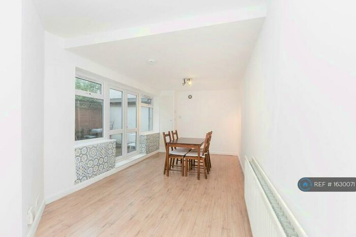 2 Bedroom Flat To Rent In Archway Road, London, N19