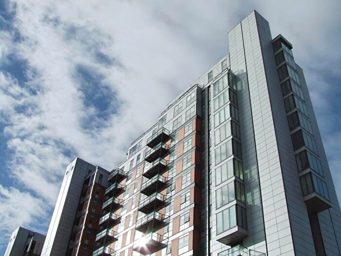 2 Bedroom Flat To Rent In West Point, Wellington Street, Leeds, West Yorkshire, LS1