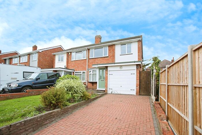 3 Bedroom Semi-Detached House For Sale In Common Lane, Polesworth, B78