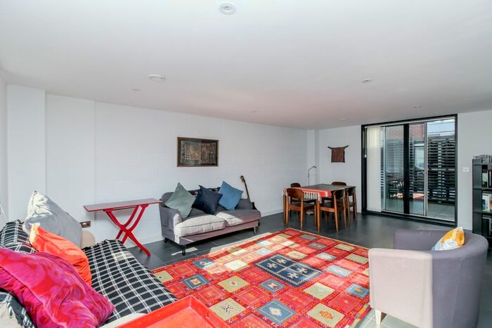 3 Bedroom Flat To Rent In Cowley Road, Oxford, OX4