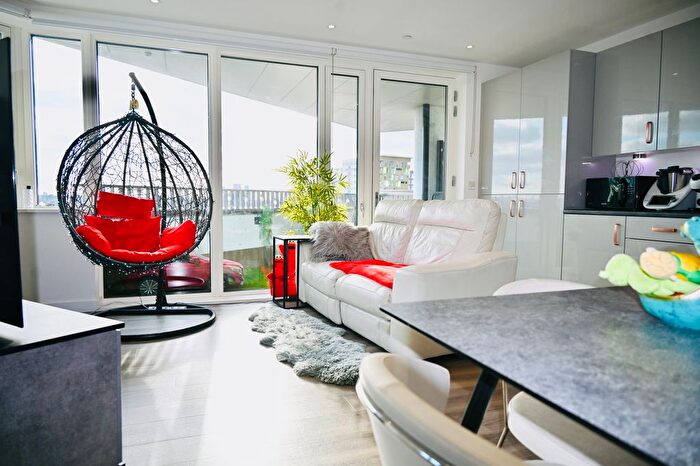 2 Bedroom Flat To Rent In South Way, Wembley, HA9