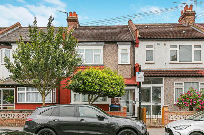 3 Bedroom Terraced House For Sale In Jamaica Road, Thornton Heath, CR7