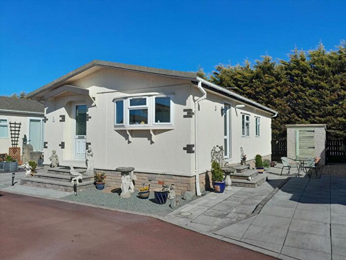 2 Bedroom Bungalow For Sale In Westcliffe Grove Park, Morecambe, LA3