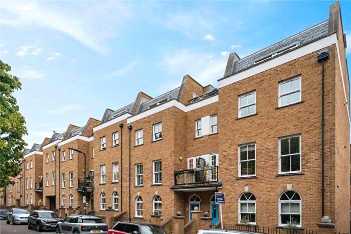 2 Bedroom Apartment For Sale In Clapton Square, London, E5