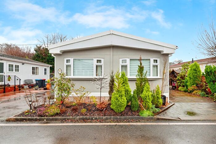 2 Bedroom Park Home For Sale In Delamere Road, Norley, Frodsham, WA6