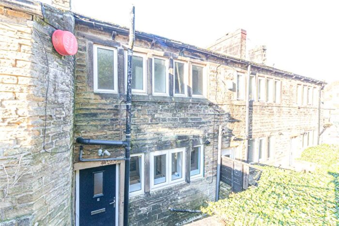 2 Bedroom Terraced House To Rent In New Row, Holmfirth, West Yorkshire, HD9