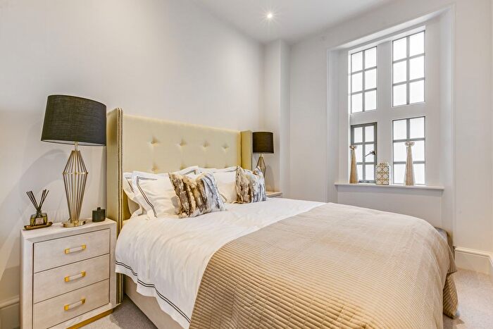 2 Bedroom Flat For Sale In Glenburnie Road, London, SW17