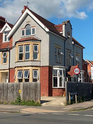 7 Bedroom Semi-Detached House To Rent In Cowley Road, Oxford, Oxfordshire, OX4