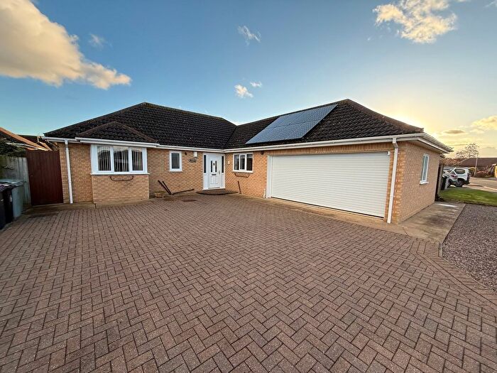 3 Bedroom Detached Bungalow For Sale In Mountbatten Way, Bourne, PE10