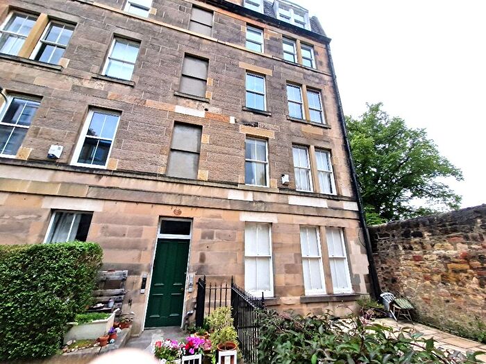 4 Bedroom Flat To Rent In South Oxford Street, Newington, Edinburgh, EH8