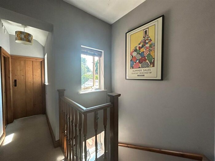 3 Bedroom Terraced House For Sale In Church Road, Belbroughton, DY9