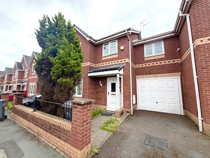 3 Bedroom Mews To Rent In Livingston Avenue, M22