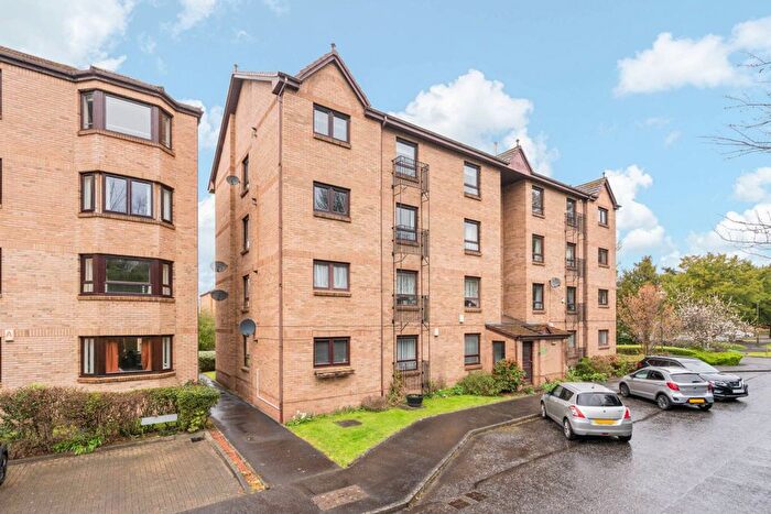 2 Bedroom Flat For Sale In Craigend Park, Liberton, Edinburgh, EH16