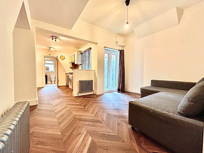 1 Bedroom Flat To Rent In Edward Road, Walthamstow, E17