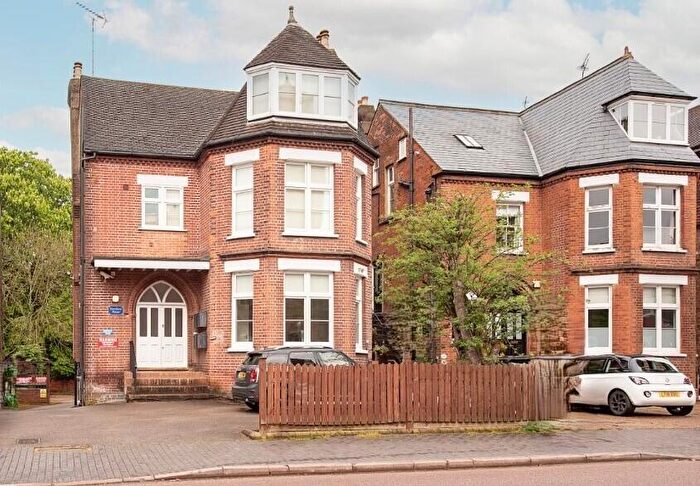 1 Bedroom Apartment To Rent In Beaconsfield Road, St. Albans, Hertfordshire, AL1