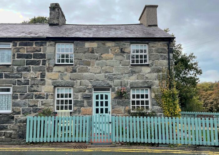 3 Bedroom End Of Terrace House For Sale In Llanystumdwy, Criccieth, Gwynedd, LL52