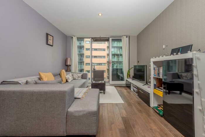 1 Bedroom Apartment To Rent In Queenstown Road, London, SW11