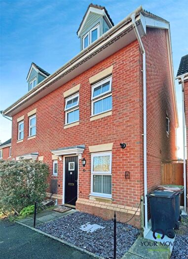 3 Bedroom End Of Terrace House To Rent In William Street, Bedworth, Warwickshire, CV12