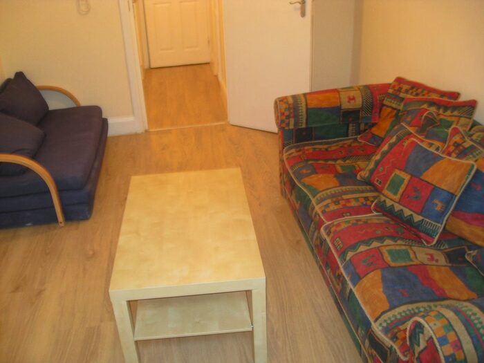 1 Bedroom Flat To Rent In Sinclair Road, London, W14