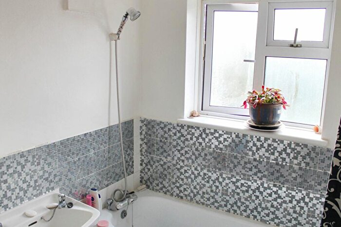 2 Bedroom Semi-Detached House For Sale In Paraker Way, Hythe, CT21