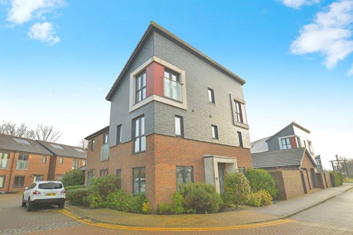 4 Bedroom Semi Detached House For Sale In Atherfield Drive, Ashford, TN23