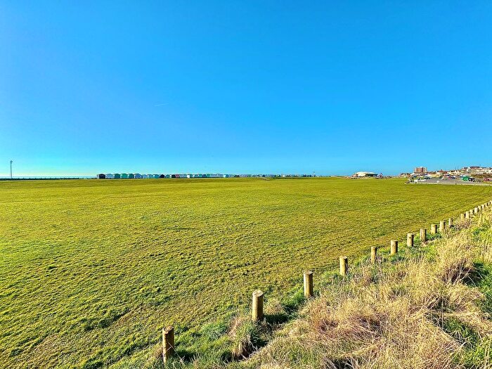 1 Bedroom Bungalow For Sale In Beachville Court, Brighton Road, Lancing, West Sussex, BN15