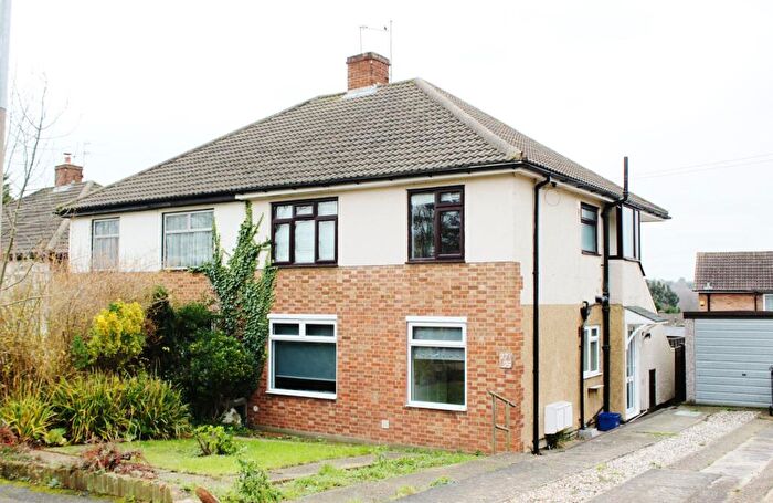 2 Bedroom Apartment To Rent In Barncroft Road, Loughton, IG10