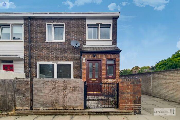 4 Bedroom Terraced House To Rent In Smythe Street, Poplar, E14