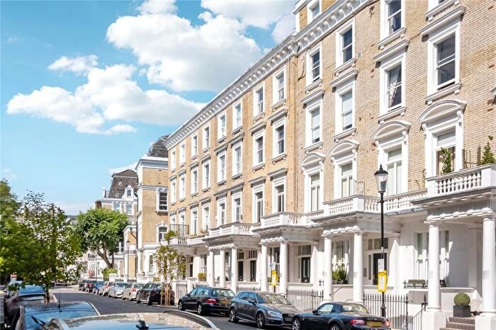 3 Bedroom Flat For Sale In Harcourt Terrace, SW10