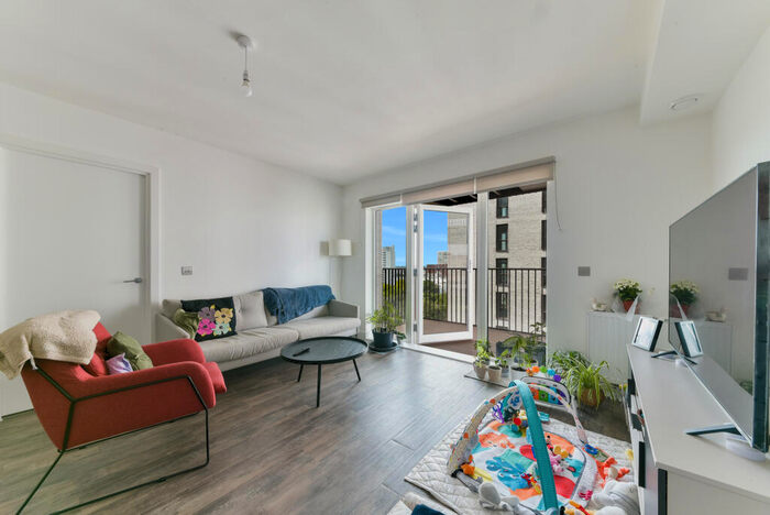 2 Bedroom Apartment To Rent In Millet Place, Pontoon Dock London, E16