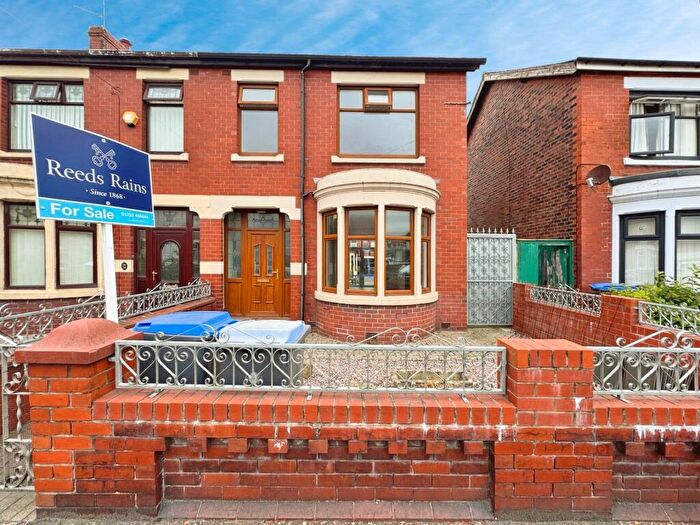 3 Bedroom Semi-Detached House For Sale In Hawes Side Lane, Blackpool, Lancashire, FY4