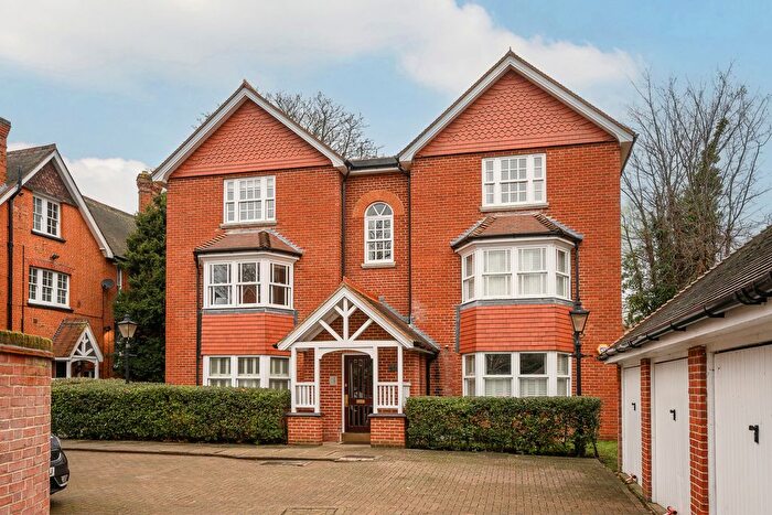 2 Bedroom Flat For Sale In Kingston Road, London, SW19