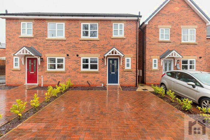 3 Bedroom Semi-Detached House To Rent In Stump Lane, Chorley, PR6