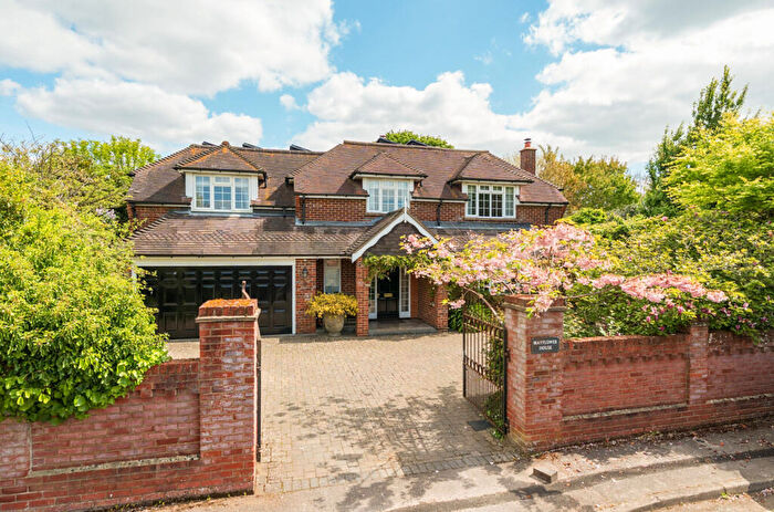 5 Bedroom Detached House For Sale In Mayflower Close, Lymington, SO41