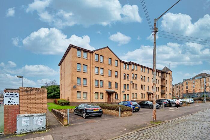 2 Bedroom Flat To Rent In Lymburn Street, Flat -, Yorkhill, Glasgow, G3