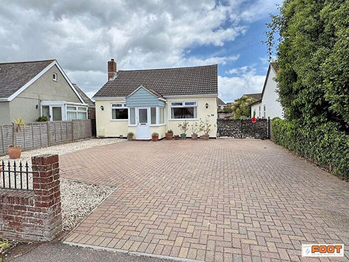 3 Bedroom Detached Bungalow For Sale In West Lane, Hayling Island, PO11