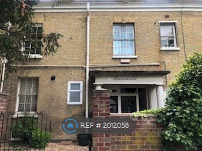 2 Bedroom Flat To Rent In Millbrook Road West, Southampton, SO15