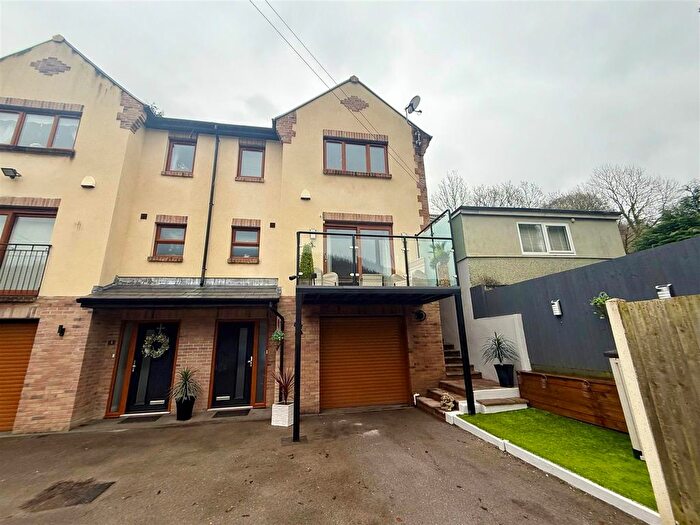 5 Bedroom Semi-Detached House For Sale In Ynysddu, Newport, NP11