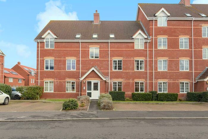 2 Bedroom Flat For Sale In Newbury, Berkshire, RG14