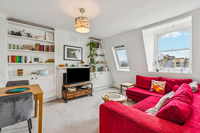 1 Bedroom Flat For Sale In Oberstein Road, London, SW11