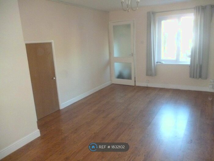 1 Bedroom Flat To Rent In Lon Draenog, Cwmrhydyceirw, Swansea, SA6