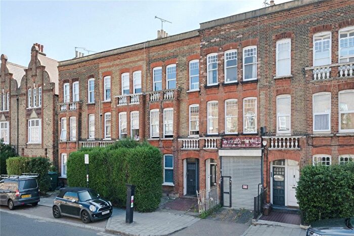 2 Bedroom Flat To Rent In Queenstown Road, Battersea, SW8